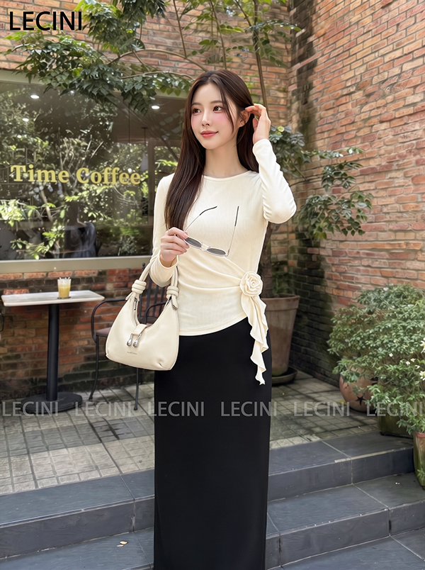 Áo cotton dài tay đính hoa và gắn dây bèo A702
