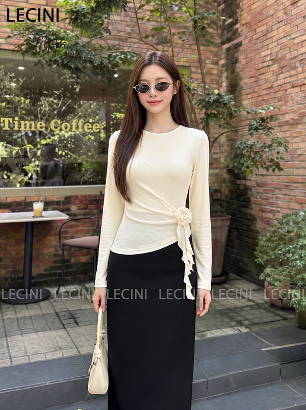 Áo cotton dài tay đính hoa và gắn dây bèo A702
